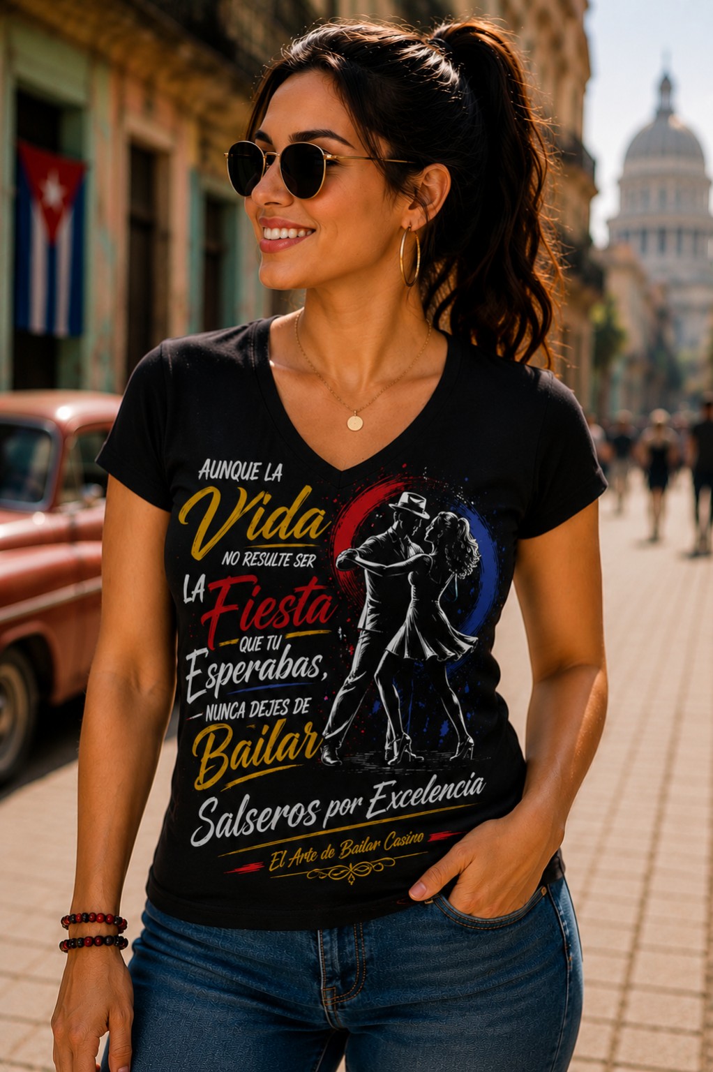 Polo para mujer con cuello V SXE-M10, Colección Universal Salseros por Excelencia