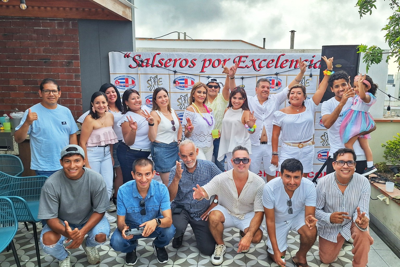 Una escuela que se convierte en comunidad, 2009–2011